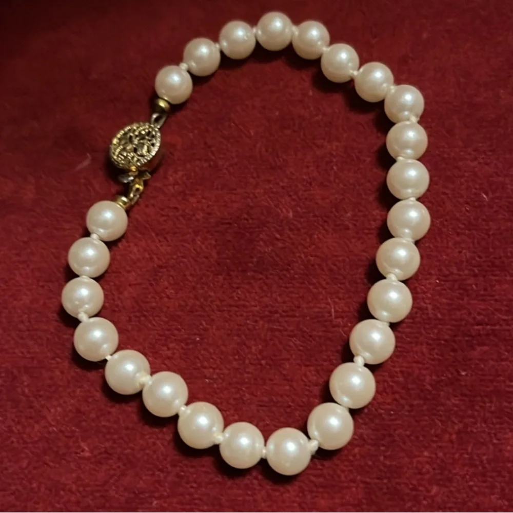 Faux Pearls Bracelet